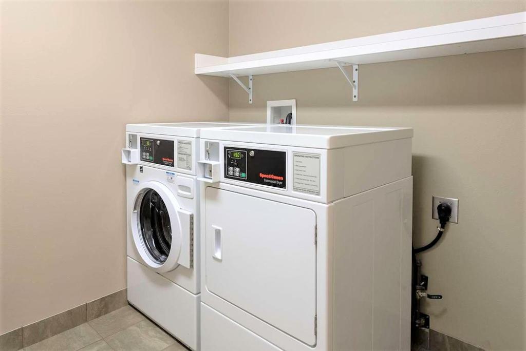 Amerivu Inn And Suites - Chisago City المظهر الخارجي الصورة